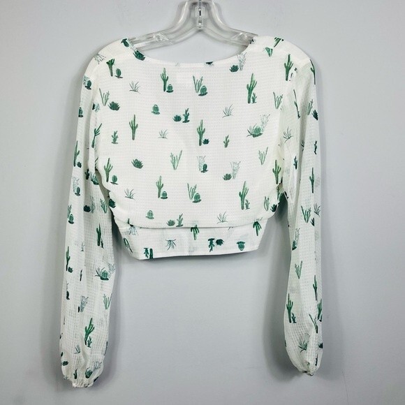 Superdown Revolve Cheyenne Crop Faux Wrap Surplus Top in White Cactus Print XS - Picture 8 of 16